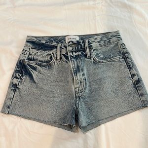 FRAME Le Simone Jean Short color:Richlake